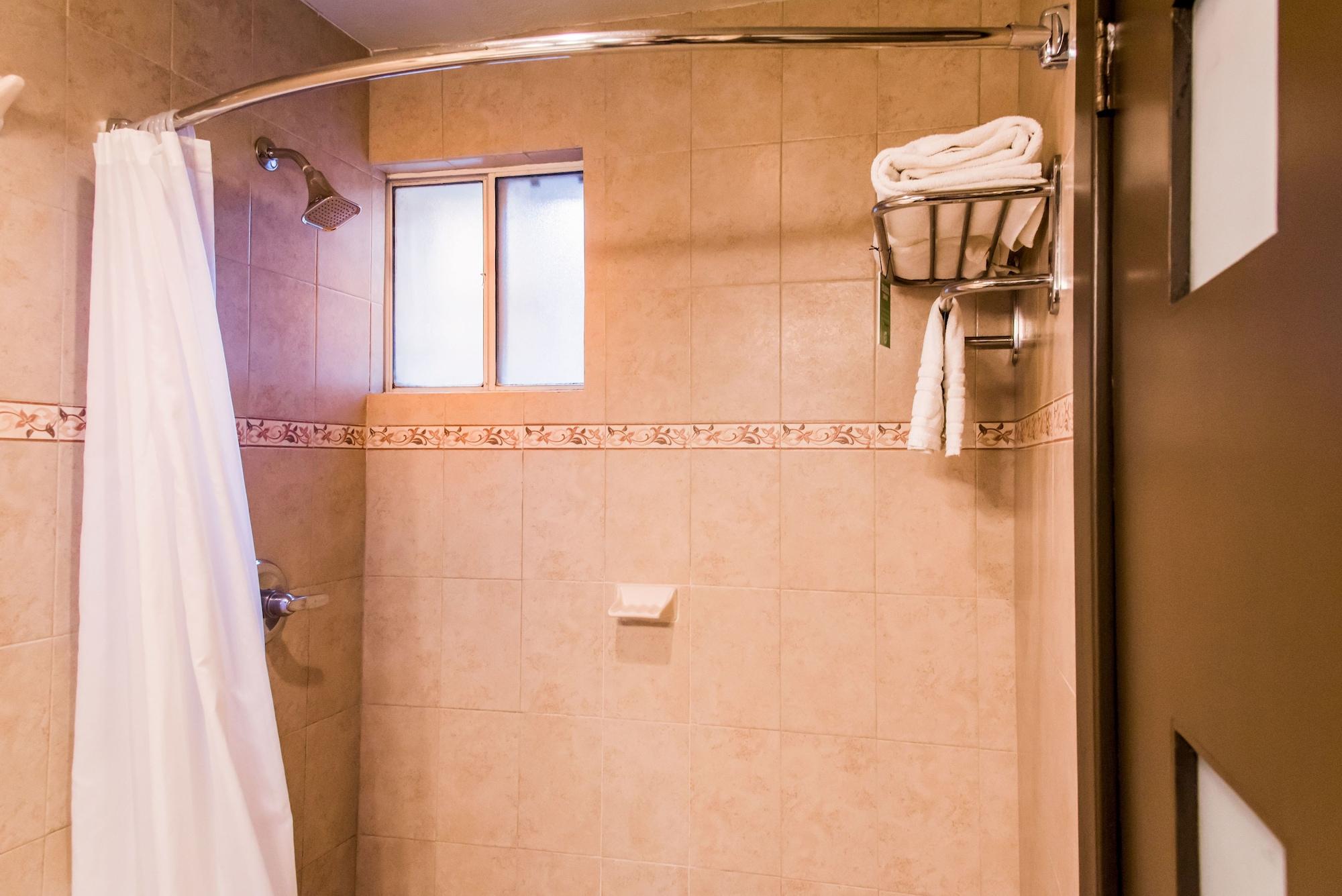 Business Hotel&suites María Bonita 4*